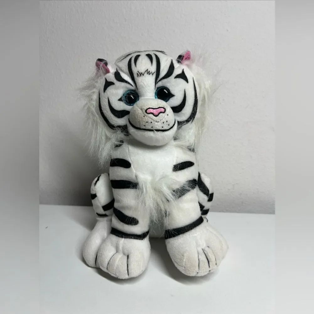 Toy Factory White Tiger Plush Stuffed Animal 2018 Snowflake  11 Inches Tall